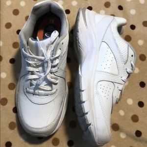 DR SCHOLLS SIZE 7 GEL CUSHION LIKE NEW